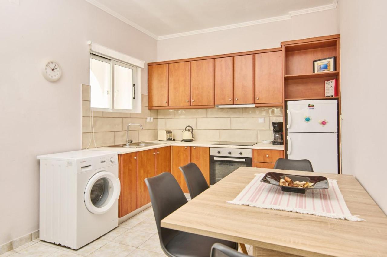 Ostria Apartments Kalamákion Екстериор снимка