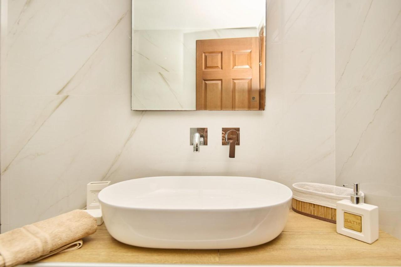 Ostria Apartments Kalamákion Екстериор снимка