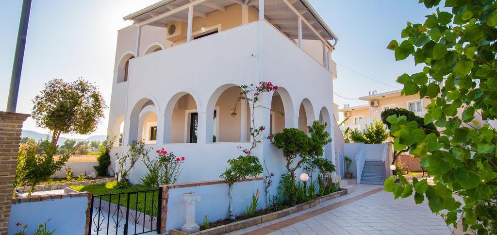 Ostria Apartments Kalamákion Екстериор снимка